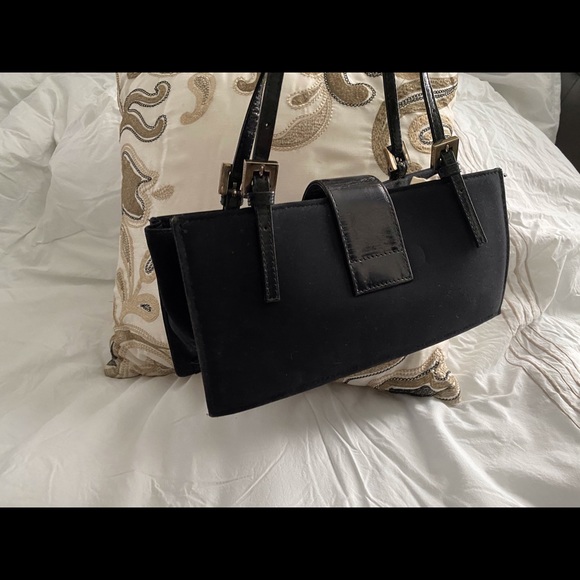 🖤Fendi baguette bag 🖤 - Picture 4 of 11